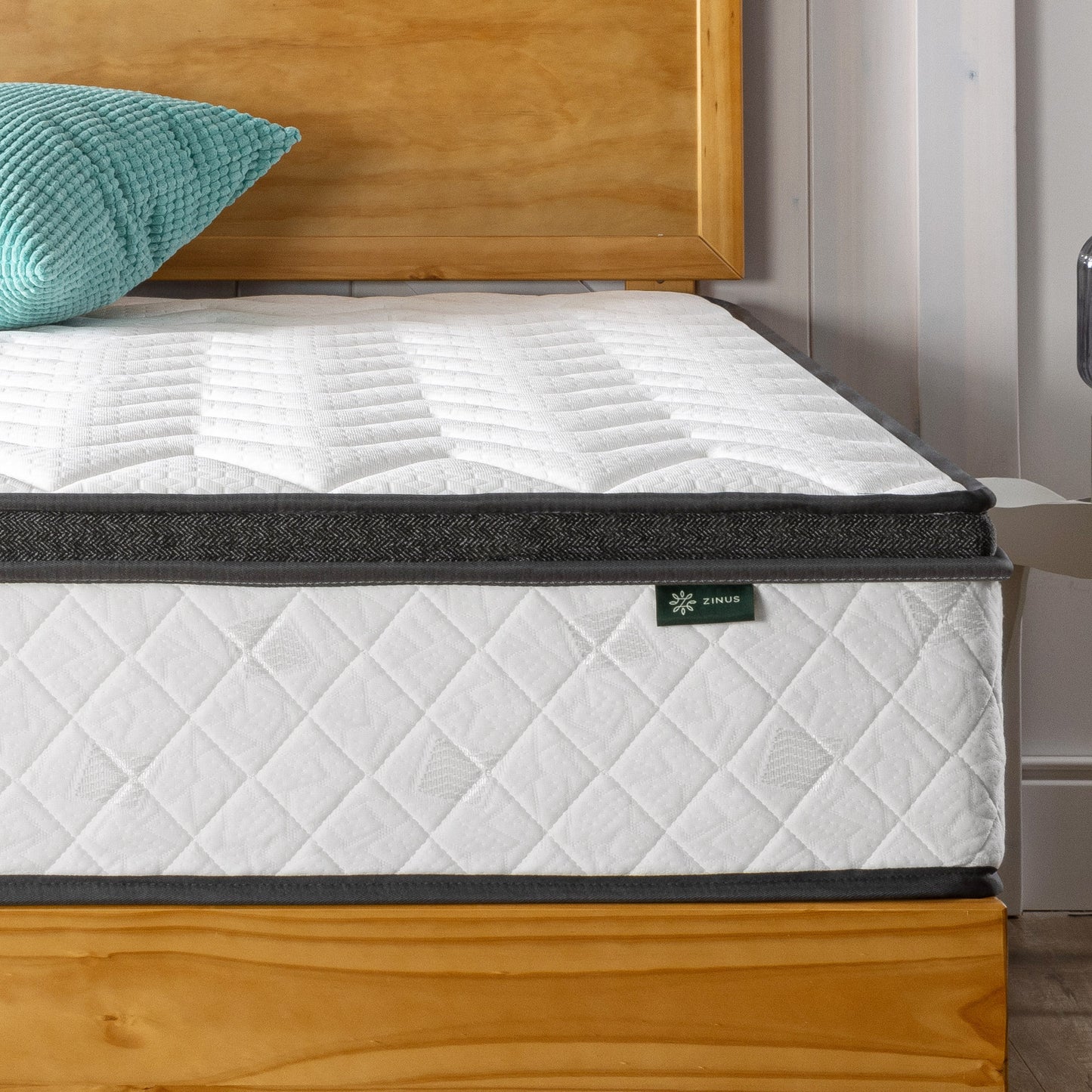 Zinus 25cm Euro Top Latex Hybrid ‘Cool’ Spring Mattress (10”)