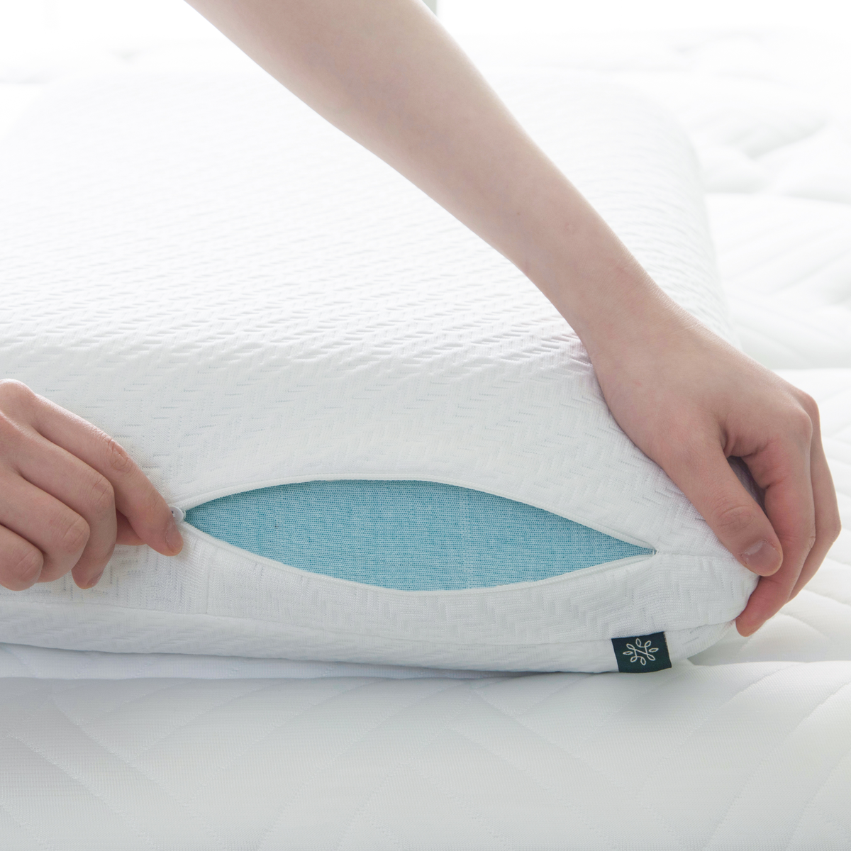 Zinus 'Cool Series' Cool Gel Memory Foam Traditional Pillow (With Air ...